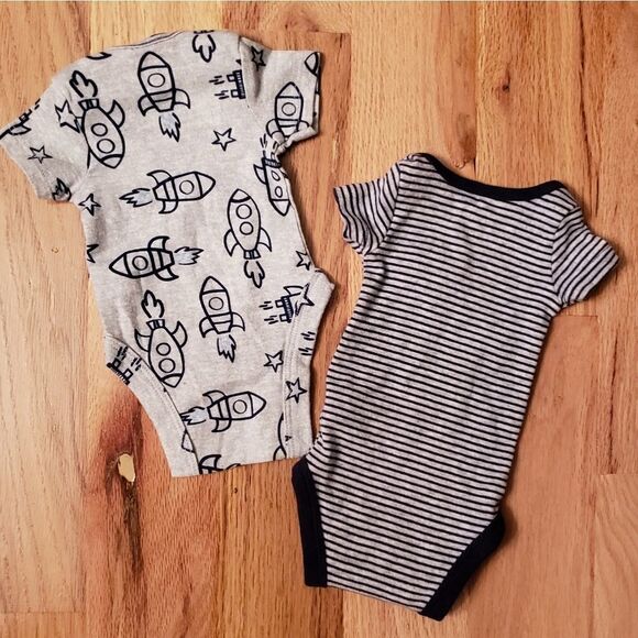 Carter's & Gerber Preemie Onesie Bundle - Picture 6 of 6